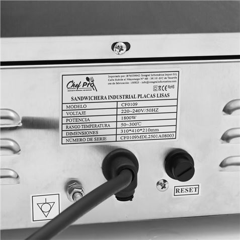 SANDWICHERA INDUSTRIAL PLACAS LISAS 1800W CHEF PRO - CF0109-7
